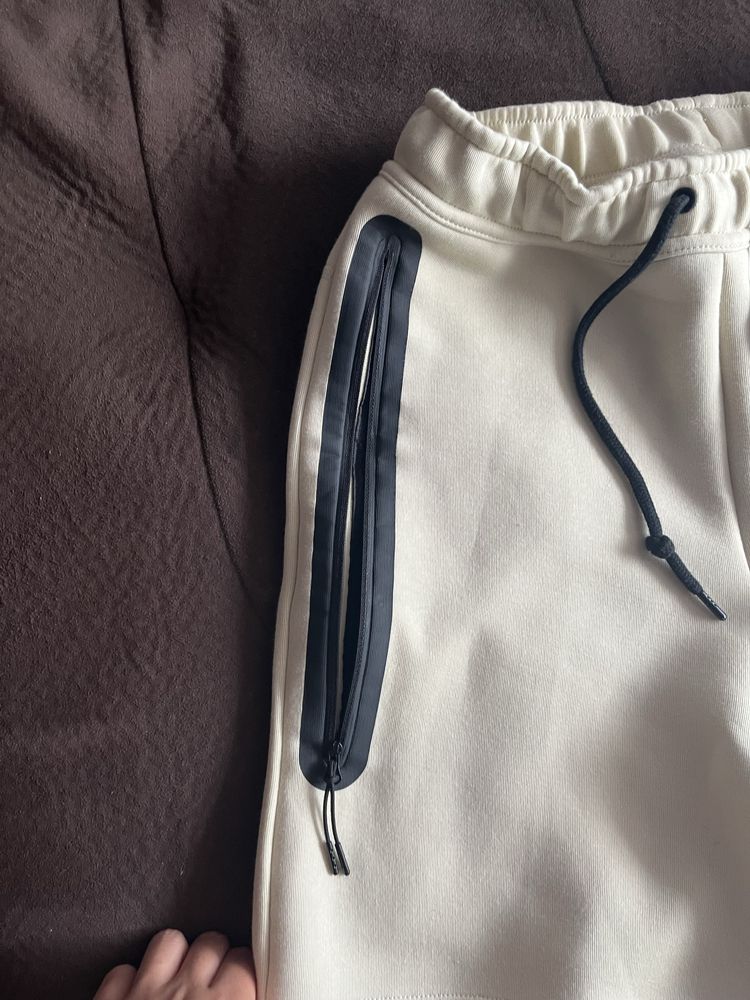 Nike tech pantalonki