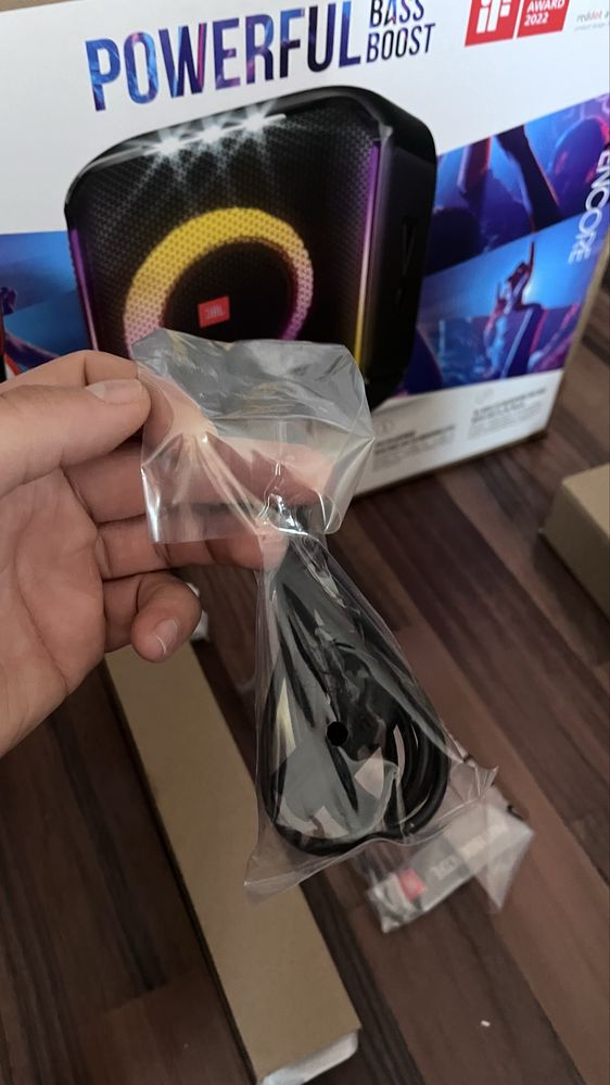 Нов JBL PartyBox Encore bluetooth 100W Нов! Гаранция! Караоке!