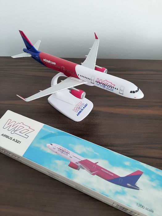Macheta Model Airbus A321 WizzAir Scara 1:200 Wizz Air