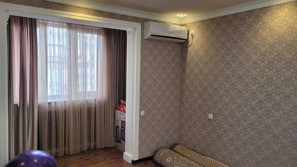 2-комн  кв  Шахристанском в Банковсковском доме  83 м2