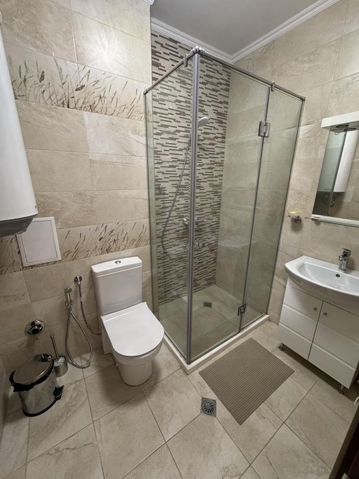 Дава се под наем Тристаен апартамент в Пловдив, Младежки Хълм - 122 кв.м за 1000 € - Снимка #6