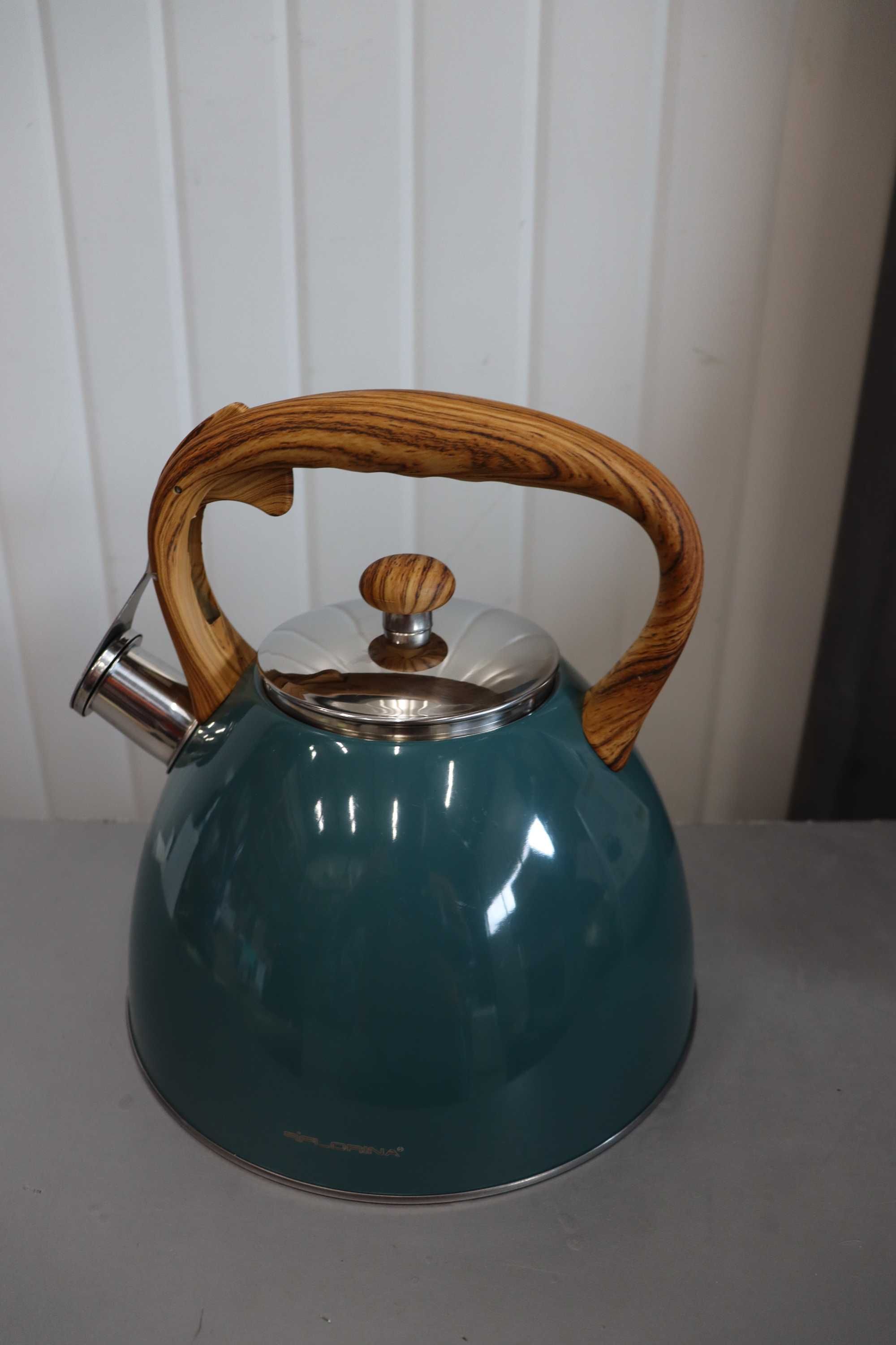 Чайник FLORINA Frank 2,5L, неръждаем, свирка, дървена дръжка,индукция