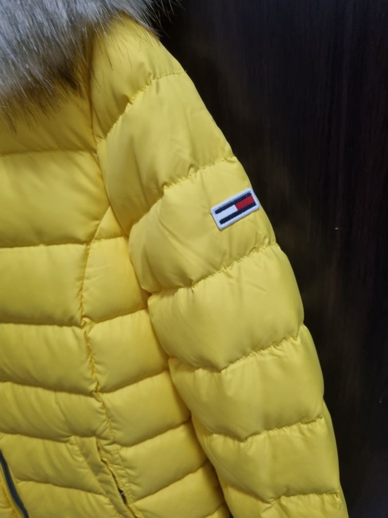 Geaca din puf tommy hilfiger originala