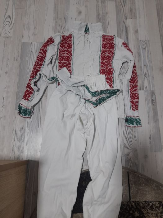 Costùm national baieti