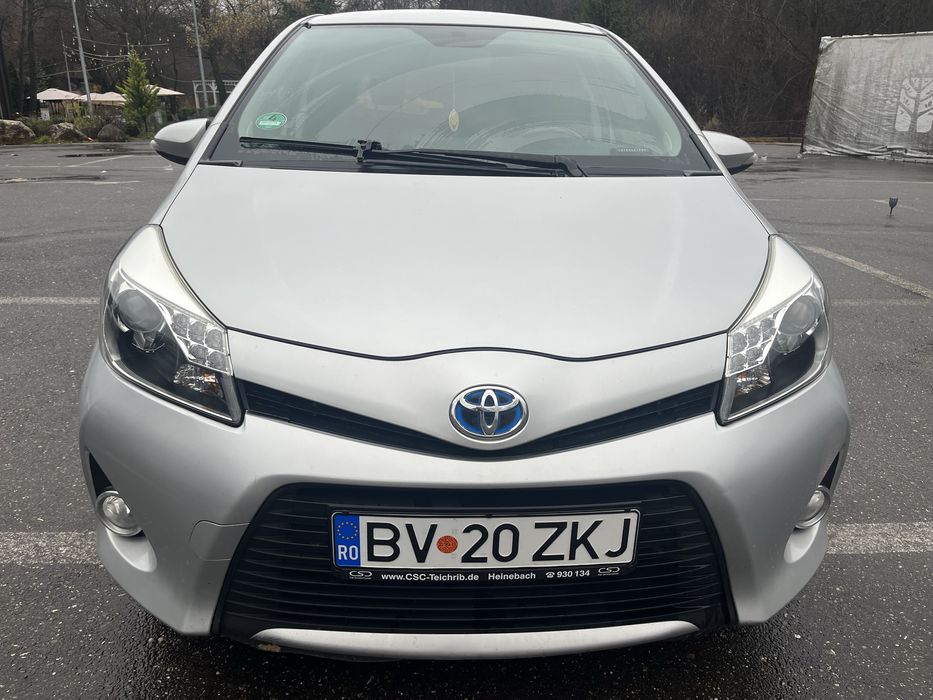 Toyota Yaris Hibrid  an 2012. 212137 km reali