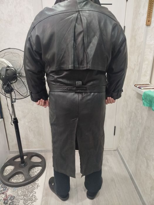 Продаются мужское кожаные плащ.