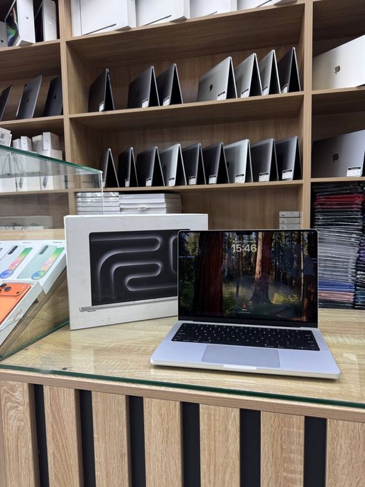 Macbook pro M3 8/1Tb 14-inch