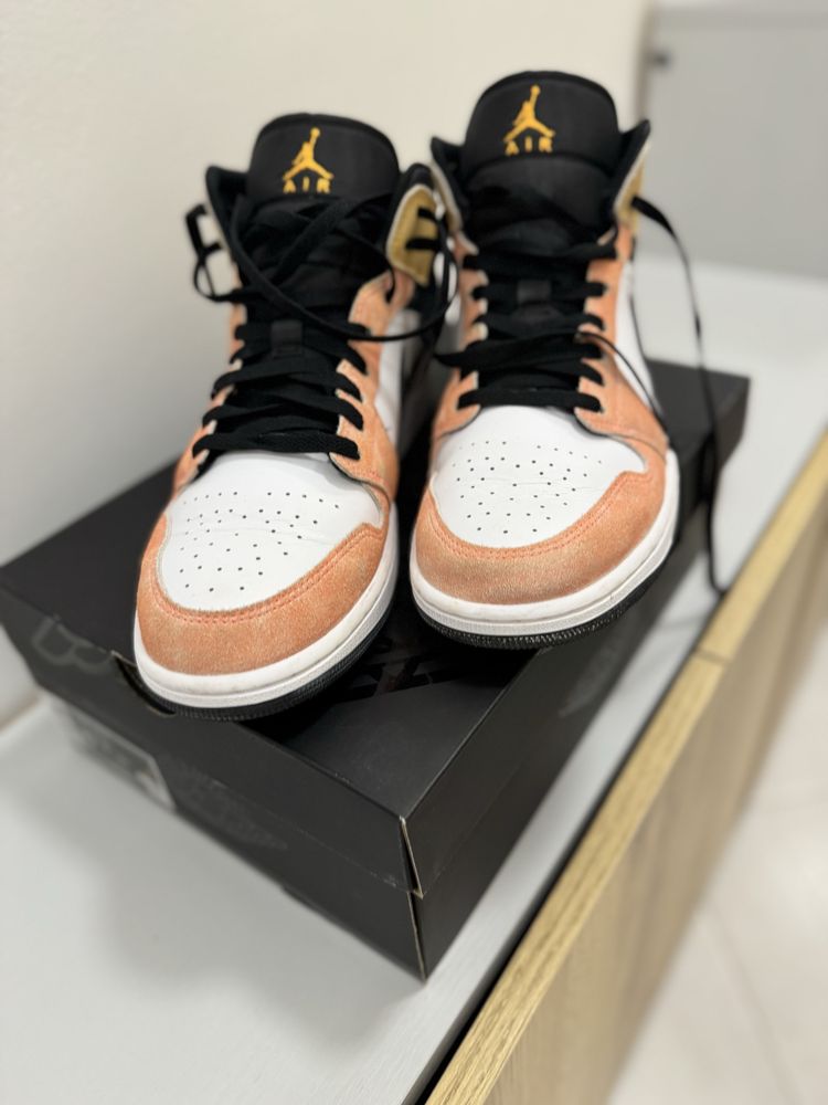 Nike Jordan 1 Mid