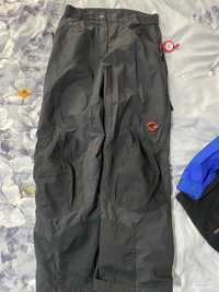 Pantaloni Mammut marimea 42