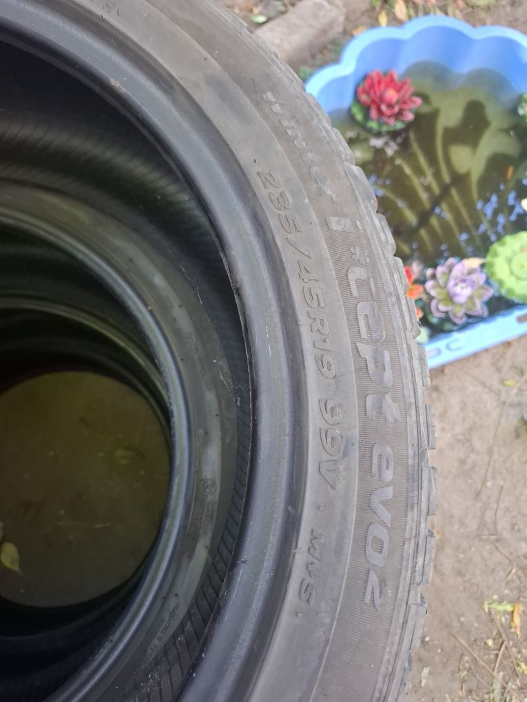 Зимни гуми 235/45/19