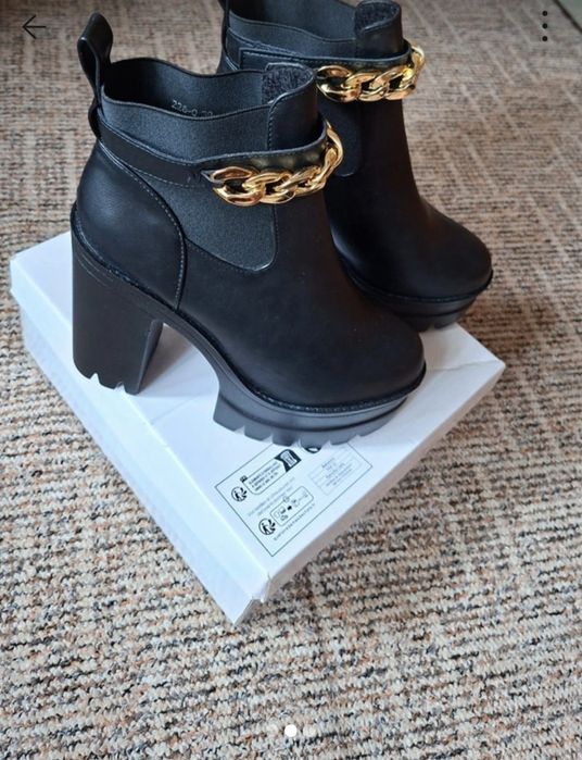 Vând ghete pentru femei !NOI!