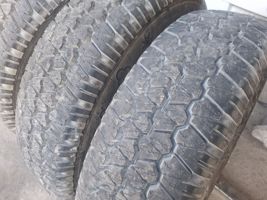 Гуми 205/75/16c  Ласса