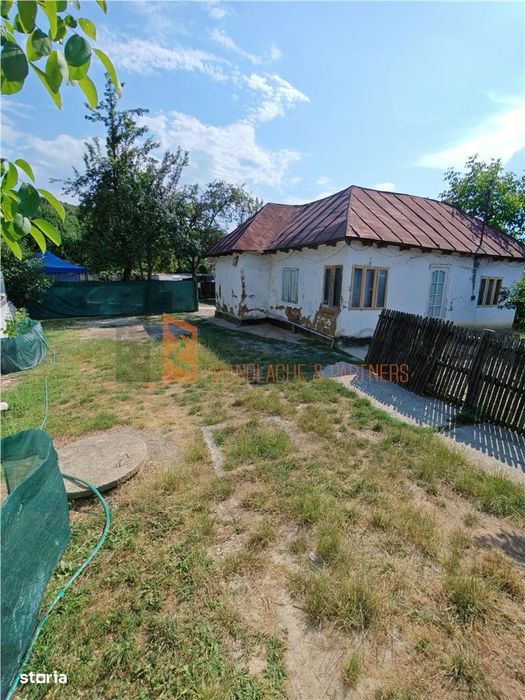 EXCLUSIVITATE! Casa batraneasca cu teren zona Magura