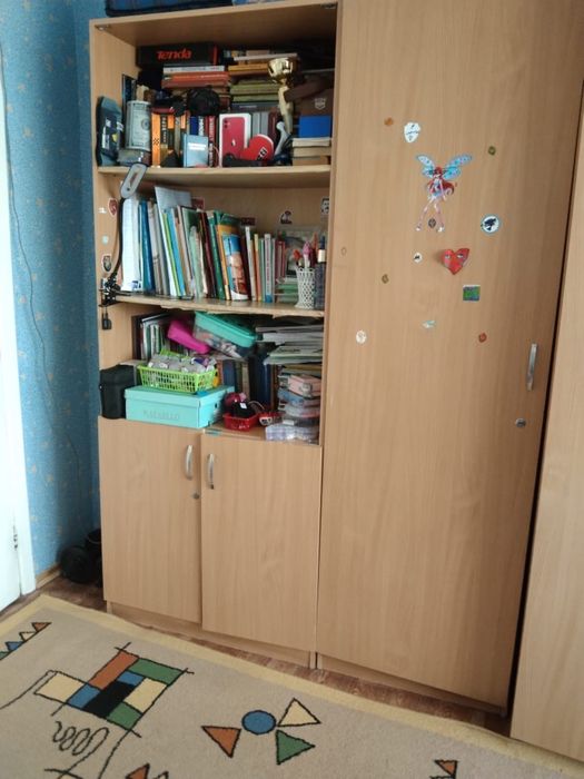Продам книжный шкаф