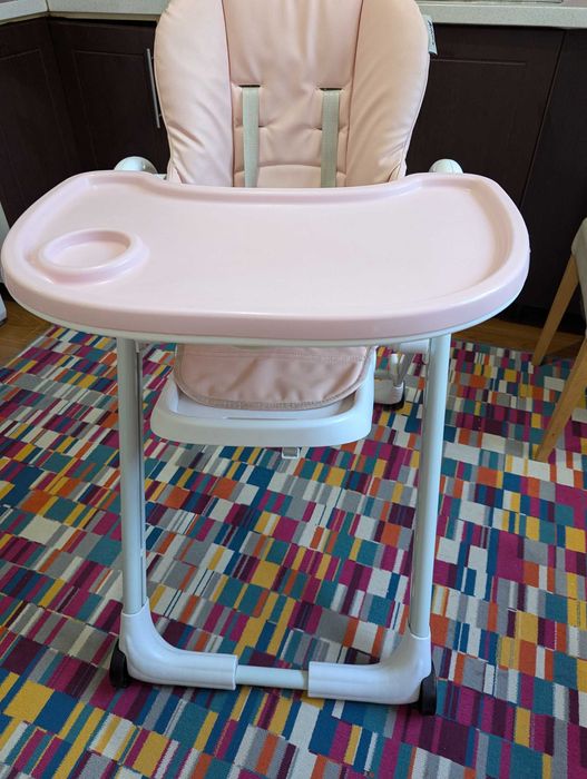 Scaun de masa in stare impecabila