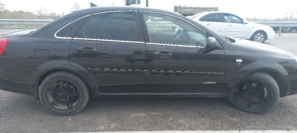 Lasetti 2012 kraska 2 detal 4 pzkalena Metan 4 yumshoq balon 4 yangi .