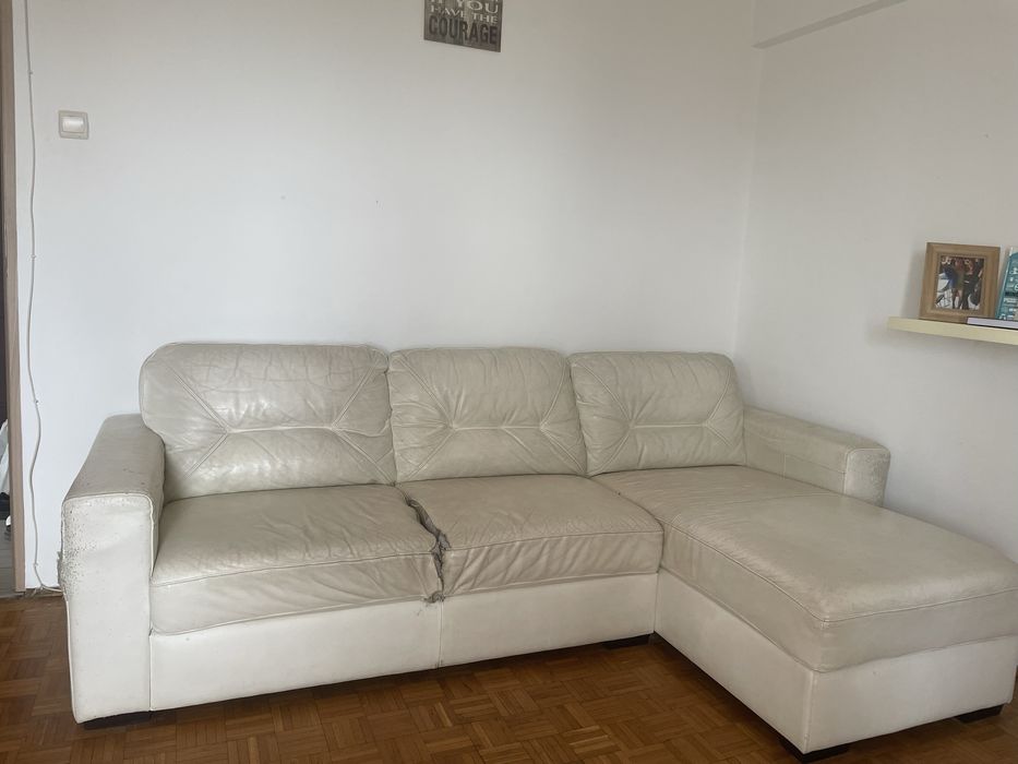 Canapea colțară din piele ecologică –400 de lei