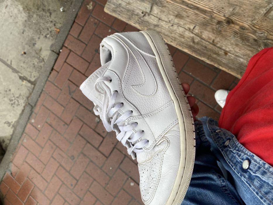 Jordan 1 Low triple white