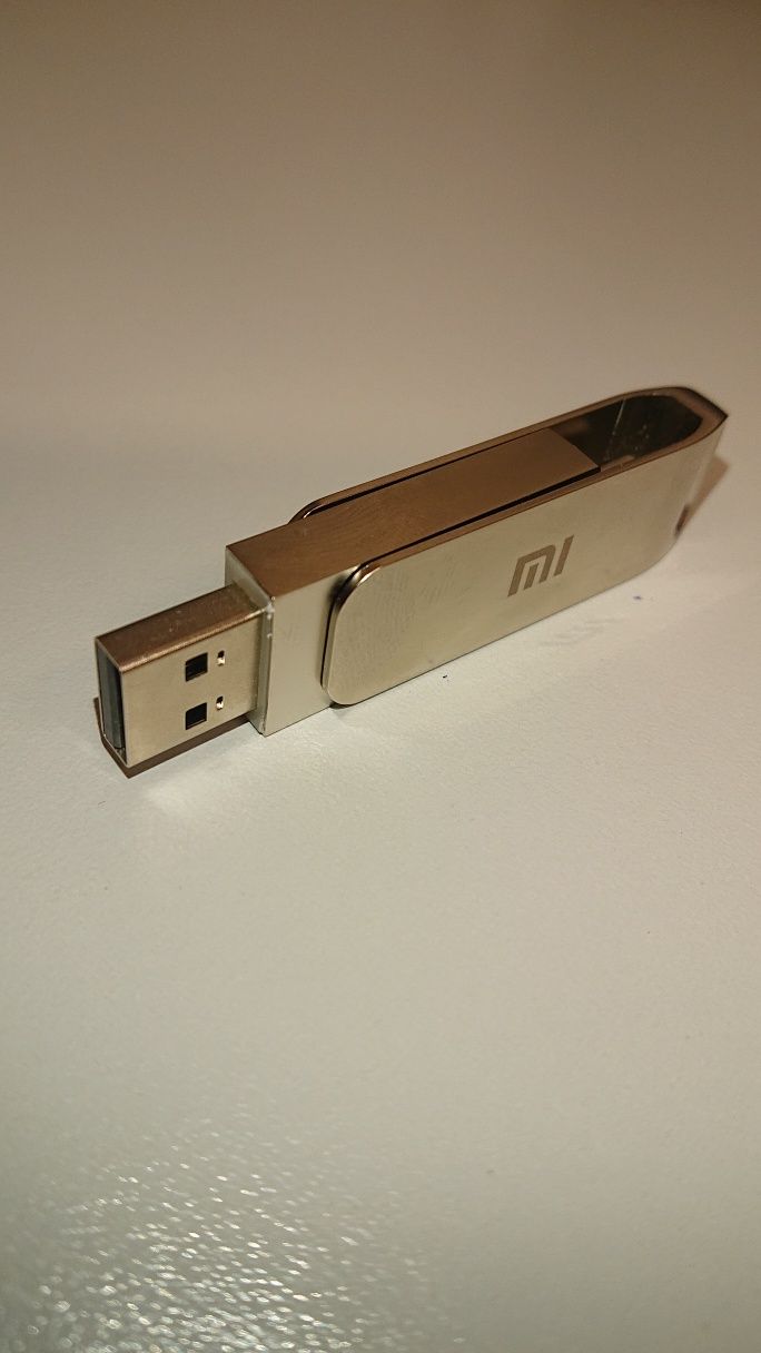 Флашка XIAOMI 16TB за телефон и компютър+Адаптор и Ключодържател