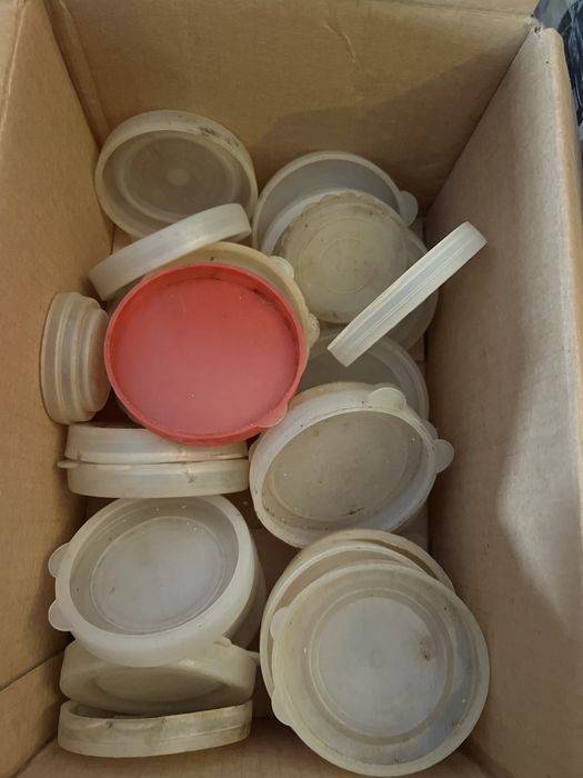 Продам крышки полиэтиленовые