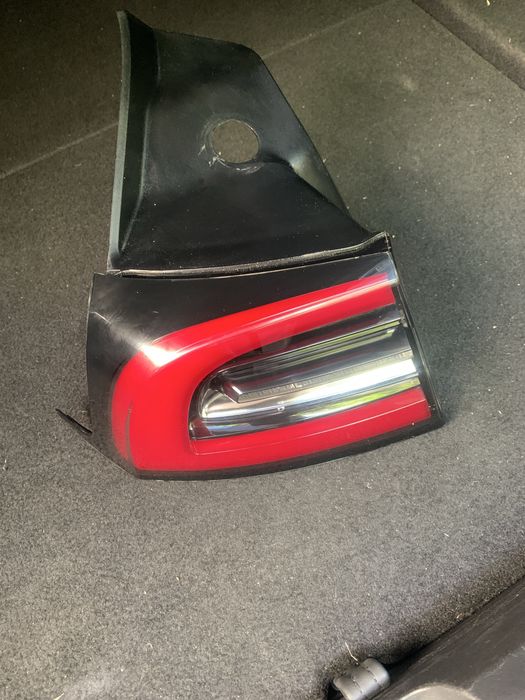 Stop stanga aripa  tesla model 3 2017-2020