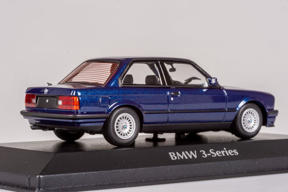 1/43 BMW 320i e30 coupe - minichamps