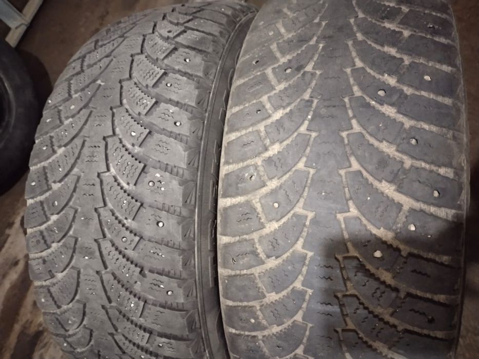 Продам 2 шины срочно