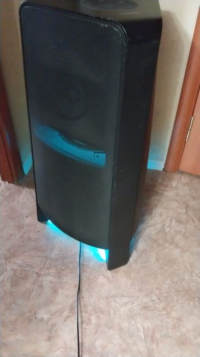 Продам колонку Giga Party MX-T70