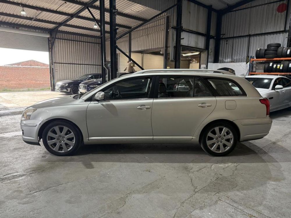 Toyota avensis t25 2.2 d-cat