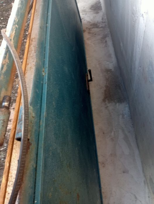 Продам входную металлическую дверь и деревянную