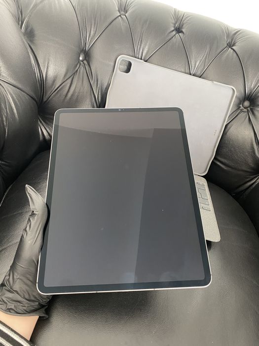 iPad Pro 12.9-Inch / M1 / 5th Generation / 1 TB / Space Gray/ Ca nou