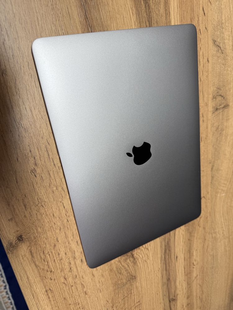 MacBook Air 2020 M1 / в отличном состоянии / мак бук эйр м1