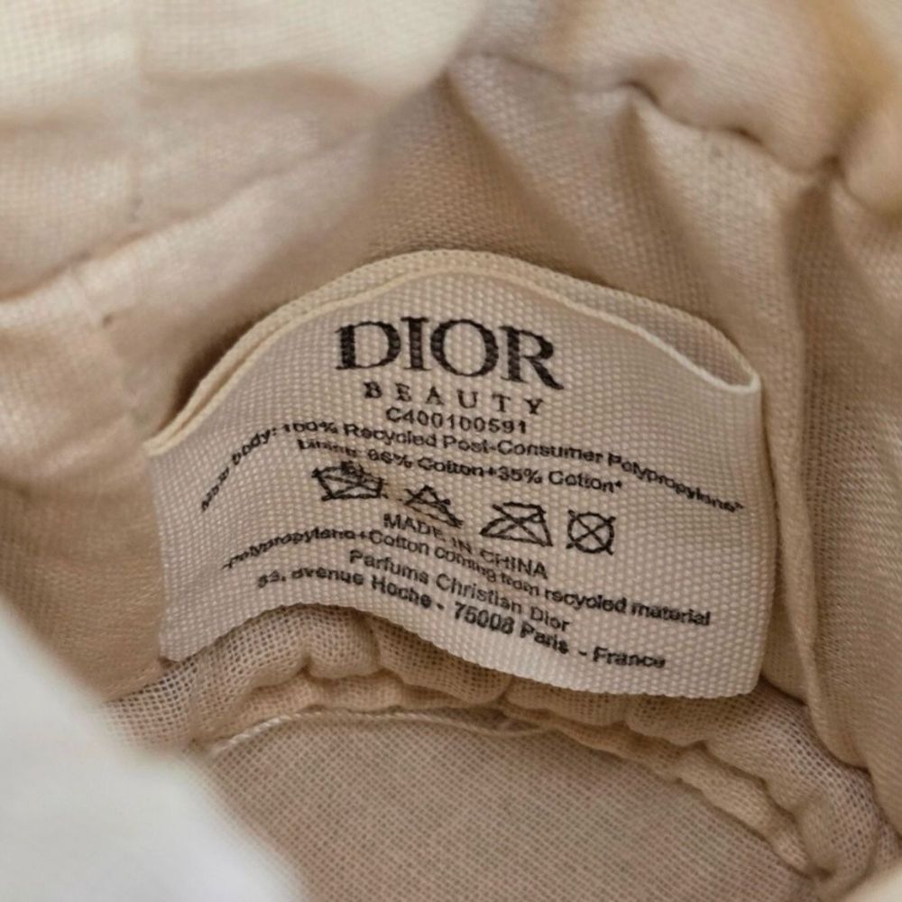 Мини чанти и козметични DIOR и гримове