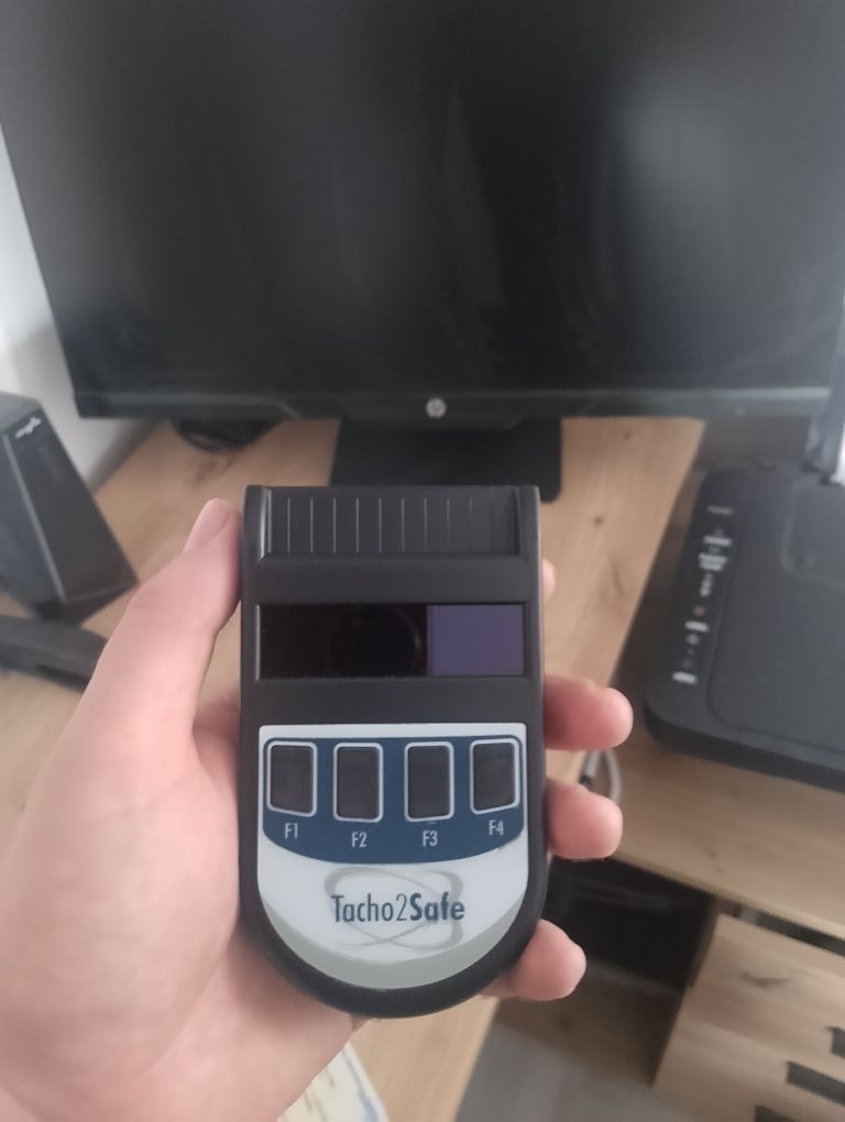 Cititor tahografe si carduri Tacho2Safe