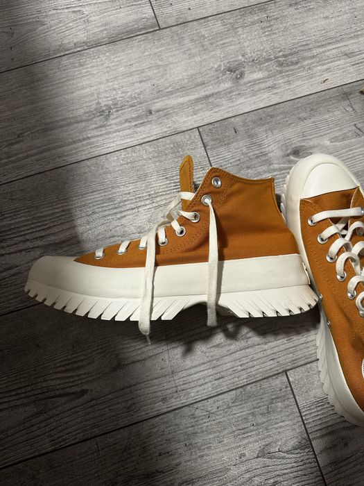 Converse Run Star Hike