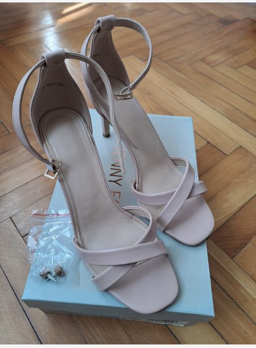 Sandale comode cu toc