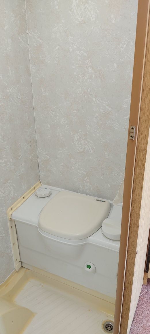 Продавам каравана CROWN