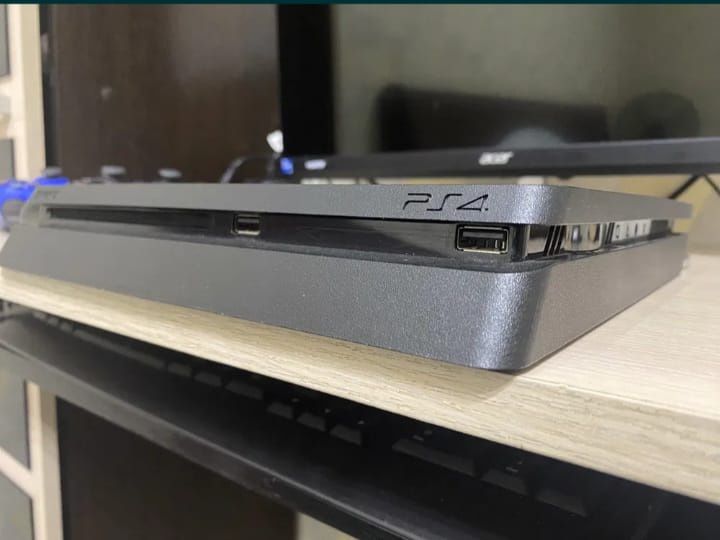 (PS 4 slim)  (1Тв памяти) (2 джостика)