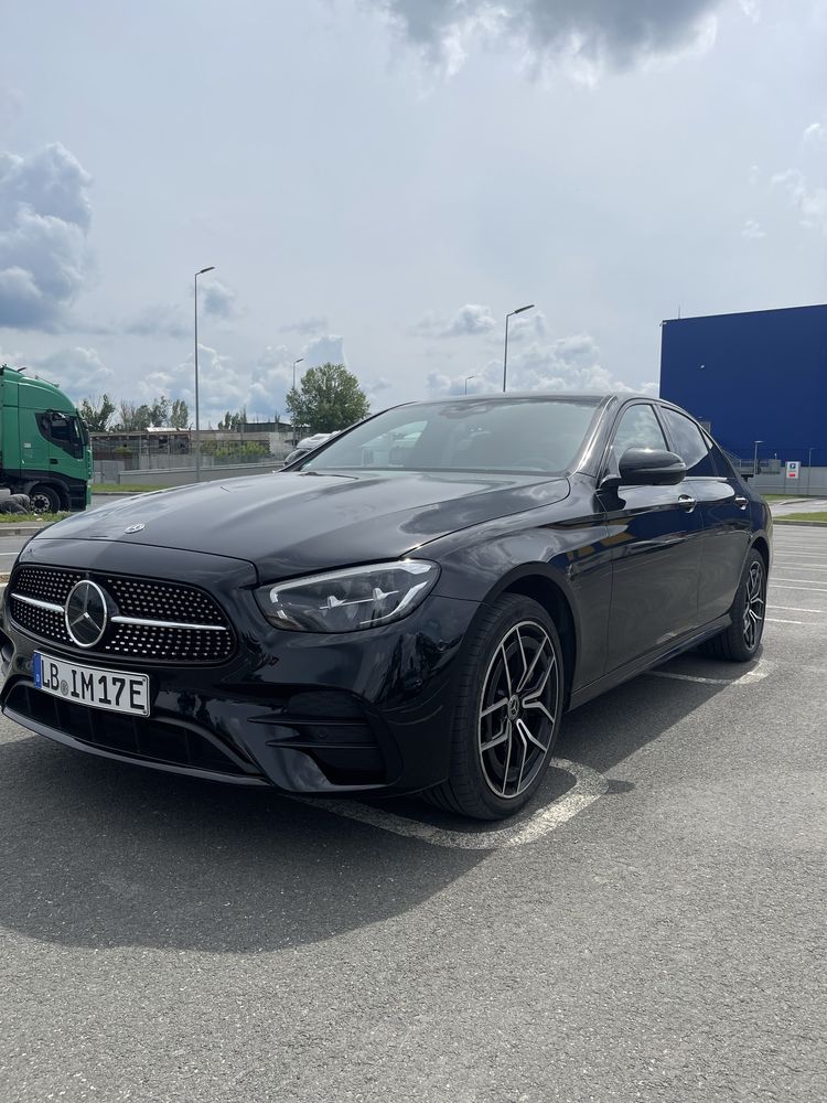 Mercedes-Benz E300de HYBRID 2022 pachet AMG 4 matic