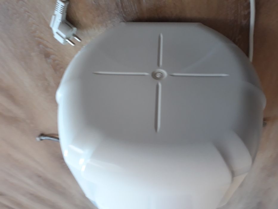 Водонагревател битов електрически 1,5 КВ за монтаж над мивка