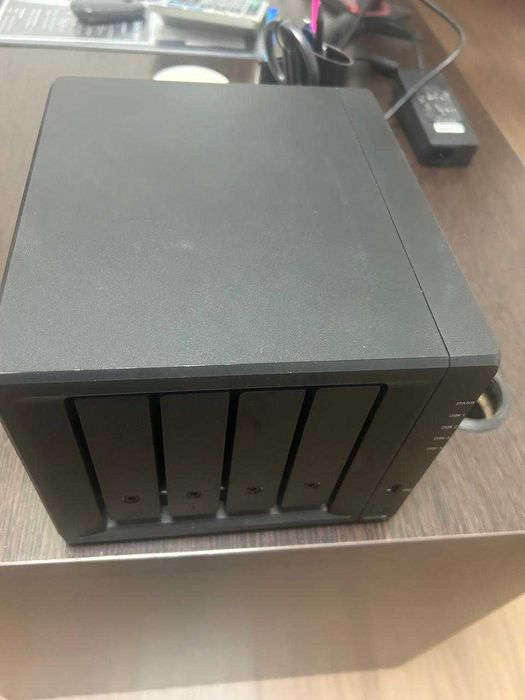 Система хранения данных Synology DS420+ с 4 жесткими дисками