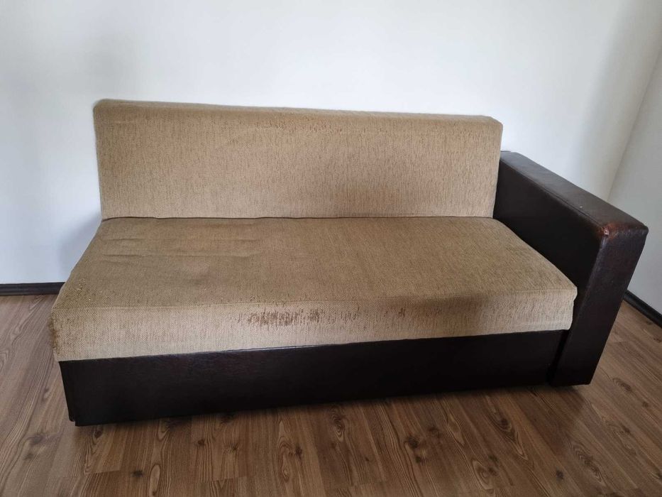 Vand coltar extensibil, cu lada + 2 tabureti