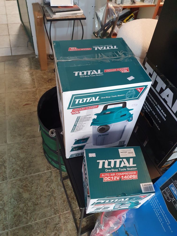 Прахосмукачка за сухо и мокро почистване TOTAL, 1000W, 10L