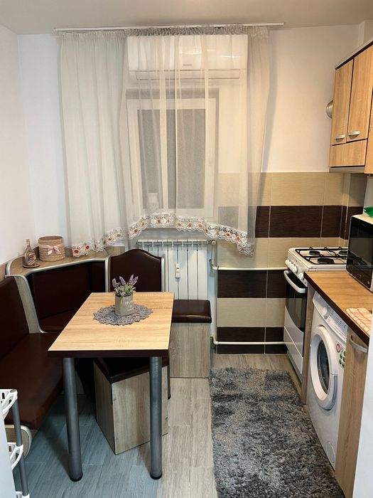 De închiriat apartament 2 camere