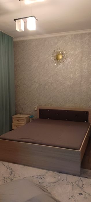 Кровать 160 на 200 в отличном состоянии,почти новпя