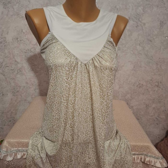 Еластична    Рокля