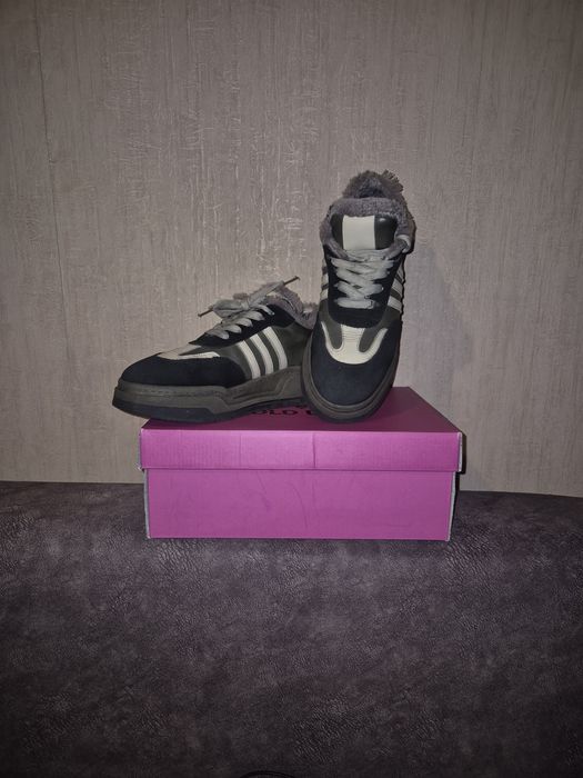 Кроссовки женские зимние