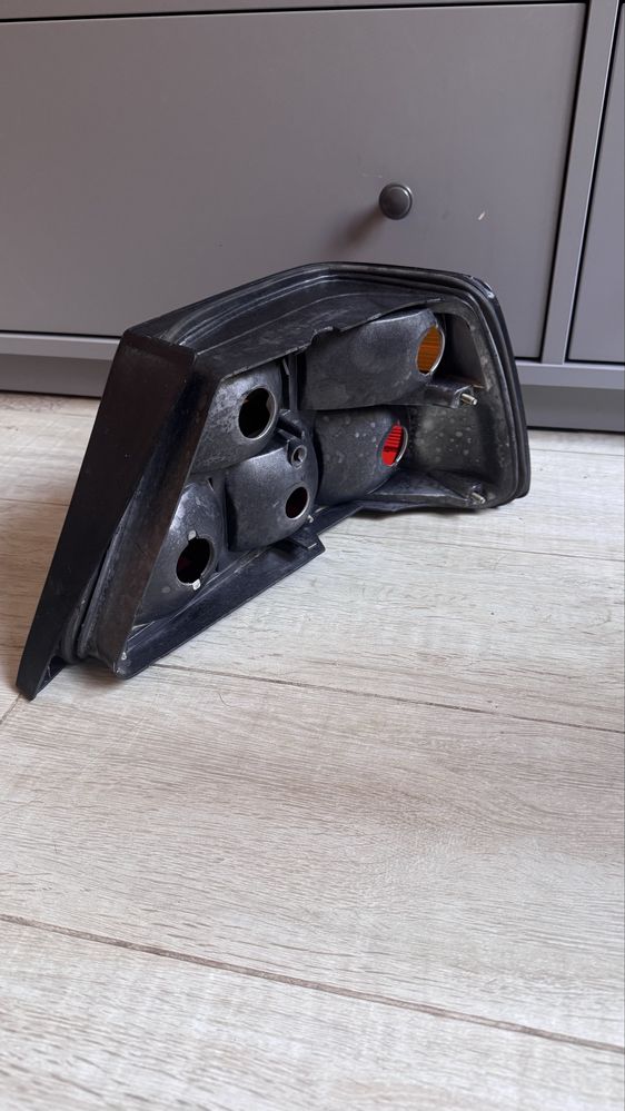 Ляв стоп за Mercedes W124 оригинален Hella