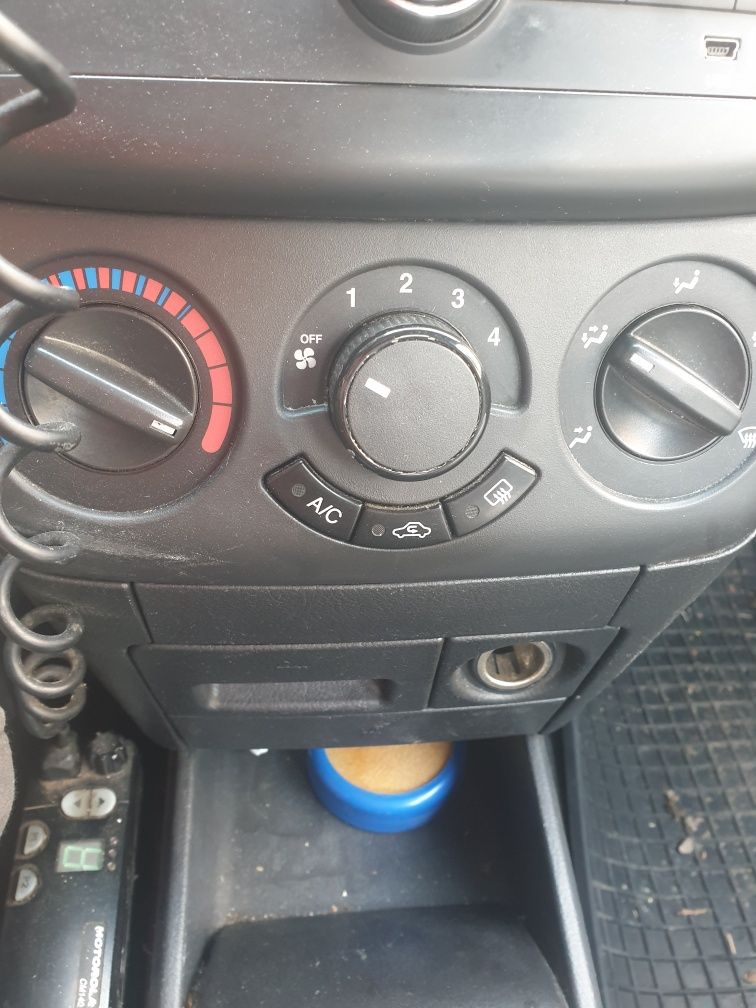 Vand Chevrolet Aveo,Euro 5, 2011 benzină +gaz perfect pentru Glovo