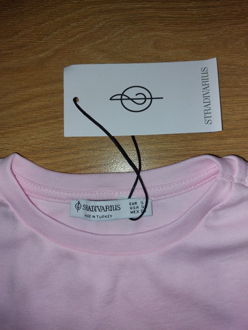 Тениска Stradivarius - нова с етикет